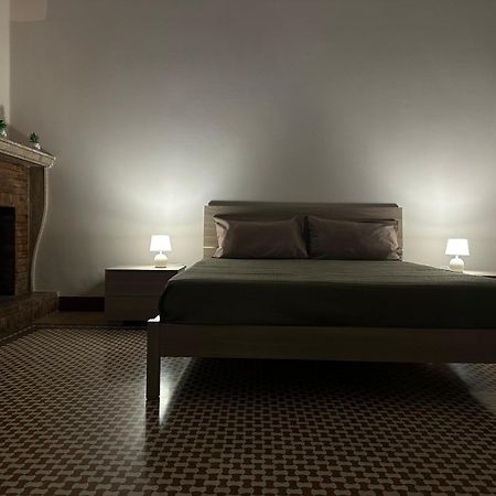 Palazzo Dei Pavoni Lejlighed Brindisi Eksteriør billede